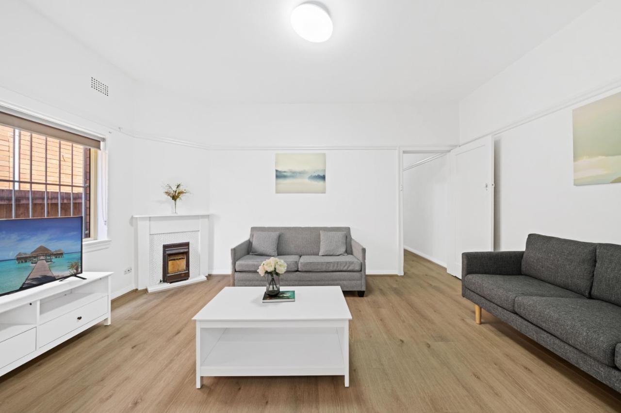 Burwood City Newly Renovated 2 Bed 2 Bath Free Private Parking Big Apt シドニー エクステリア 写真
